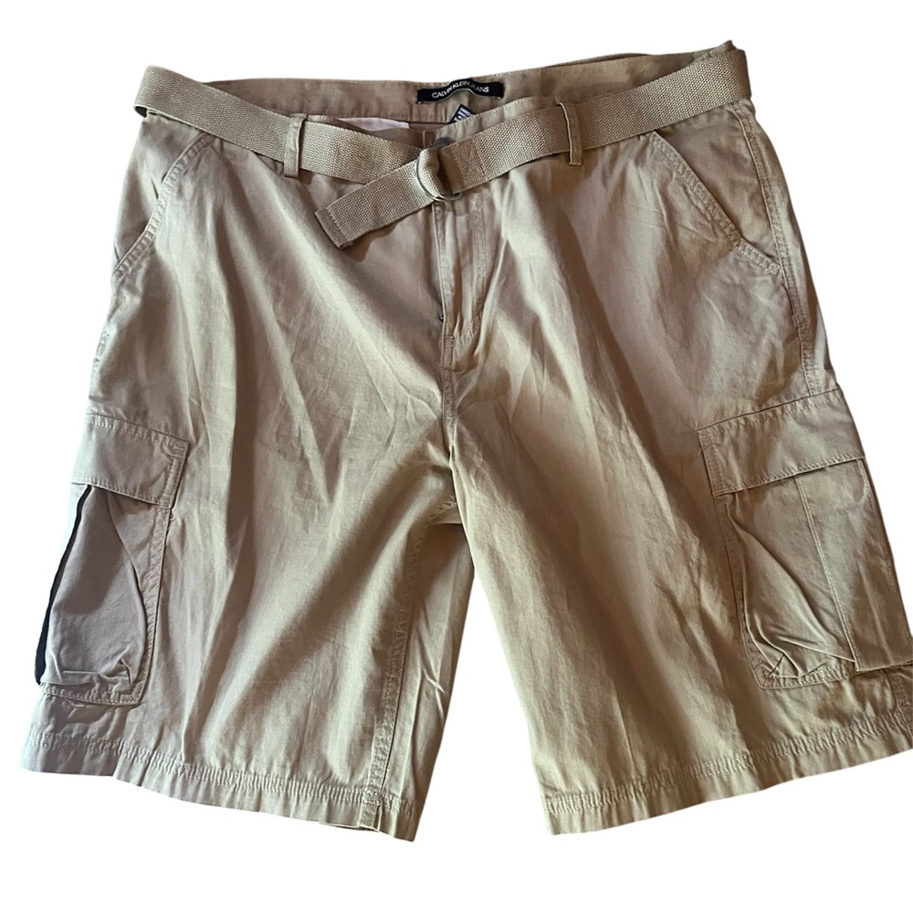 NWOT Mens Calvin Klein Shorts with Belt 38